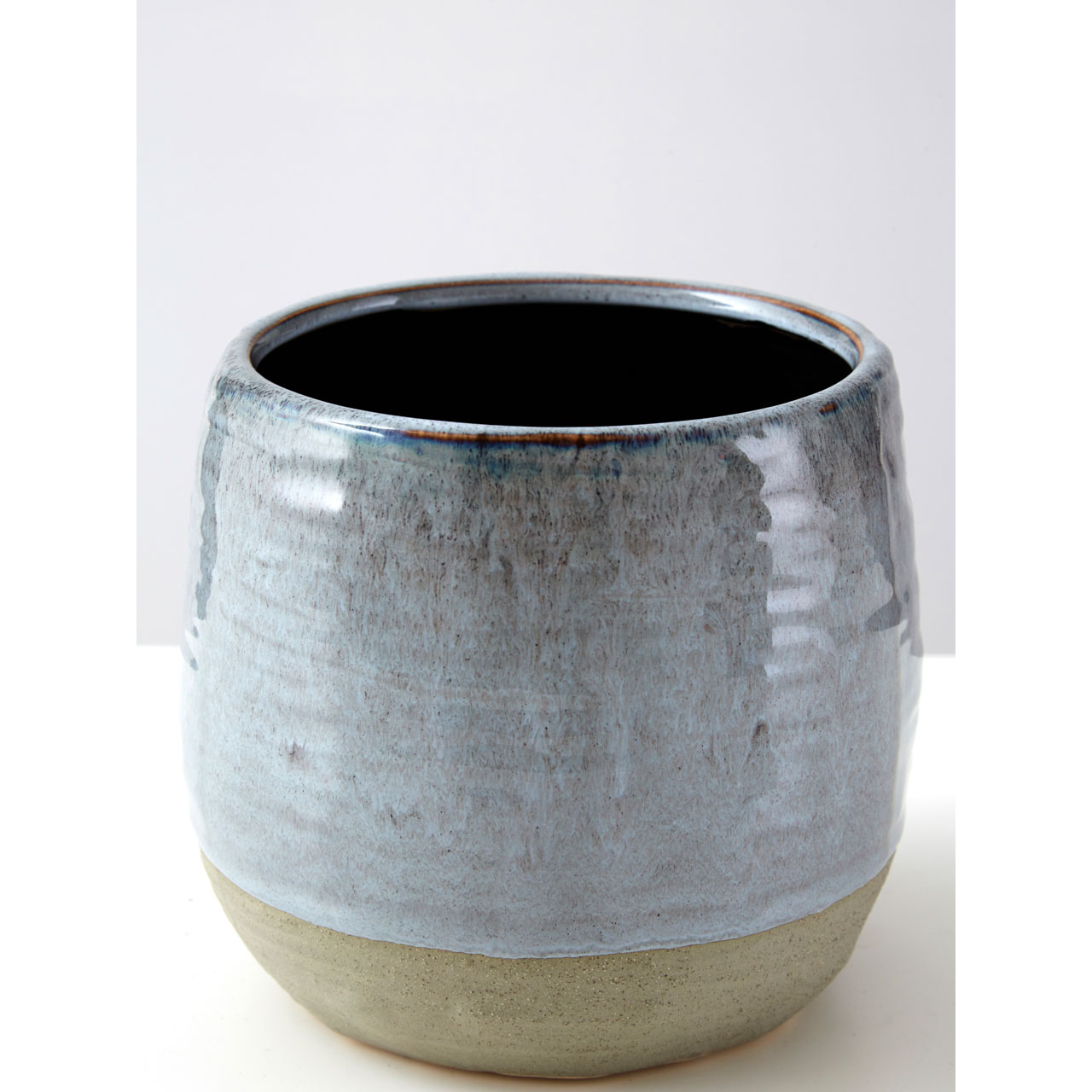 Elegant Caldera Large Planter in Grey - Image 3