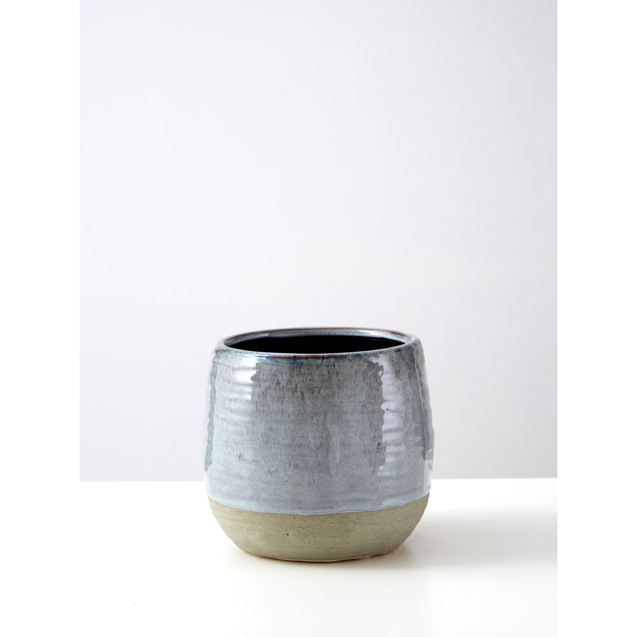 Elegant Caldera Large Planter in Grey - Image 2